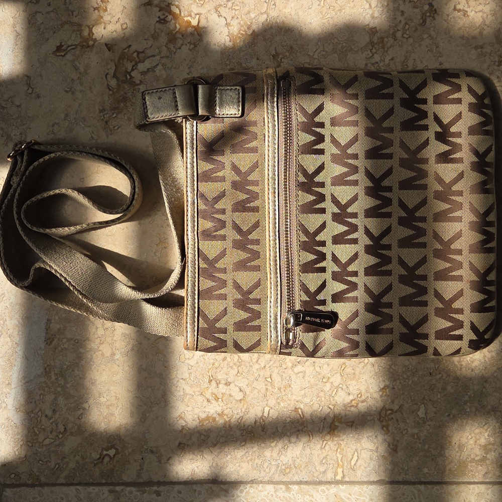 Vintage Michael Kors Tan and Gold Crossbody